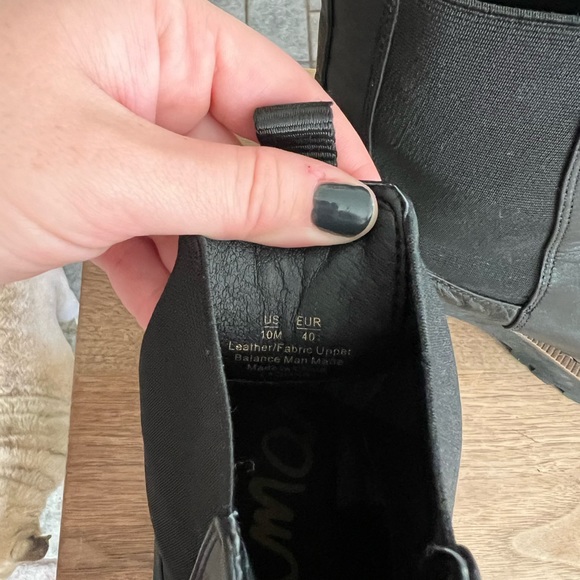 Sam Edelman Chelsea Boot - Picture 9 of 14